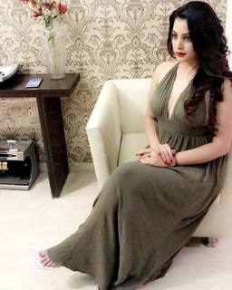 Deeksha Panth feet photo 15