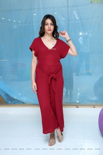 Deeksha Panth feet photo 5