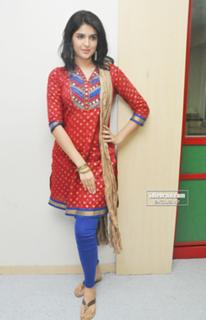 Deeksha Seth feet photo 7