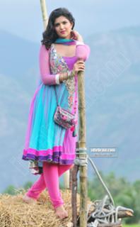 Deeksha Seth feet photo 10