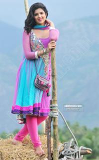 Deeksha Seth feet photo 8