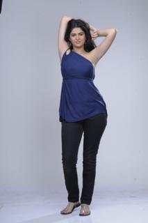 Deeksha Seth feet photo 1