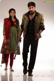 Deeksha Seth feet photo 10