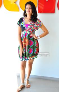 Deeksha Seth feet photo 17