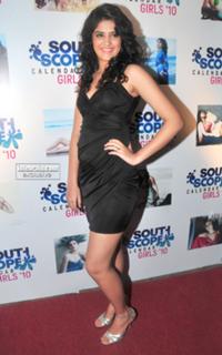 Deeksha Seth feet photo 7