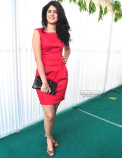Deeksha Seth feet photo 6
