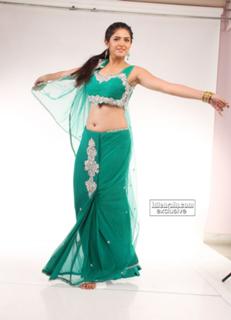 Deeksha Seth feet photo 13