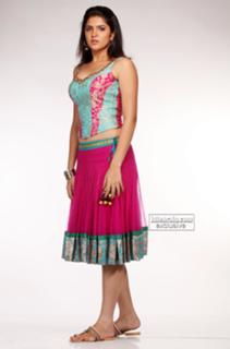 Deeksha Seth feet photo 12