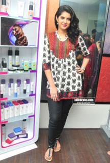 Deeksha Seth feet photo 1
