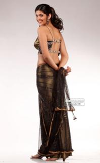 Deeksha Seth feet photo 10