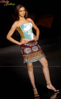 Deepika Padukone feet photo thumbnail
