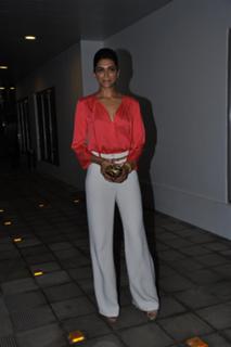 Deepika Padukone feet photo thumbnail