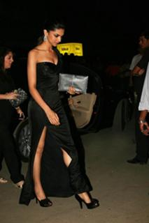 Deepika Padukone feet photo thumbnail
