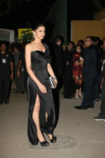 Deepika Padukone feet photo thumbnail