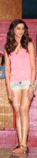 Deepika Padukone feet photo thumbnail