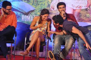Deepika Padukone feet photo thumbnail