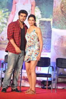 Deepika Padukone feet photo thumbnail