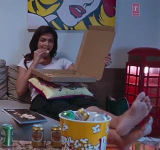 Deepika Padukone feet photo thumbnail