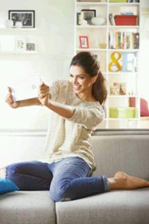 Deepika Padukone feet photo thumbnail