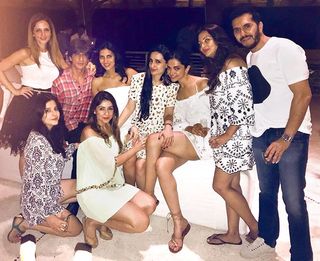 Deepika Padukone feet photo thumbnail