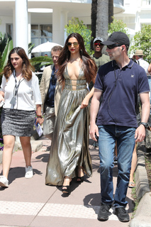Deepika Padukone feet photo thumbnail