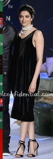 Deepika Padukone feet photo thumbnail