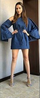 Deepika Padukone feet photo thumbnail