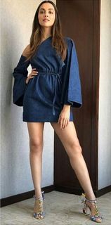 Deepika Padukone feet photo thumbnail