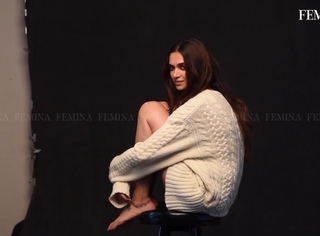 Deepika Padukone feet photo thumbnail