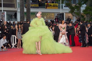 Deepika Padukone feet photo thumbnail