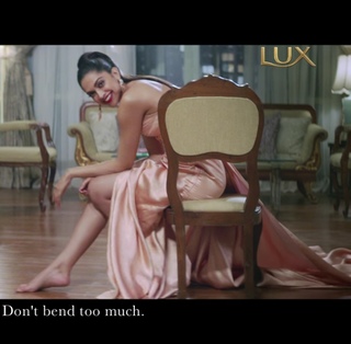 Deepika Padukone feet photo thumbnail