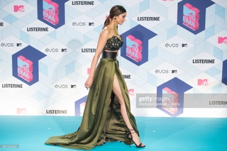 Deepika Padukone feet photo thumbnail