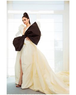 Deepika Padukone feet photo thumbnail