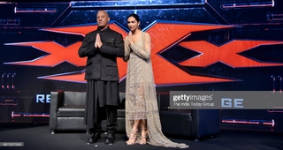 Deepika Padukone feet photo thumbnail