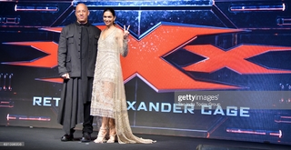 Deepika Padukone feet photo thumbnail