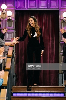 Deepika Padukone feet photo thumbnail