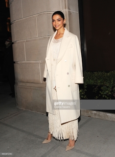 Deepika Padukone feet photo thumbnail