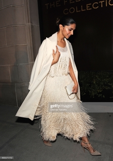 Deepika Padukone feet photo thumbnail