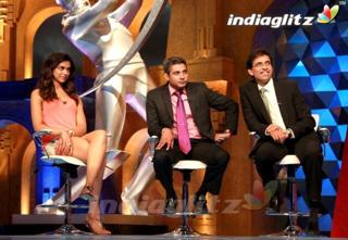 Deepika Padukone feet photo thumbnail