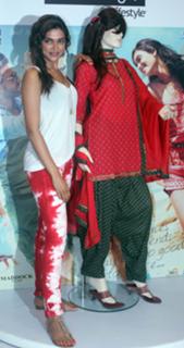 Deepika Padukone feet photo thumbnail