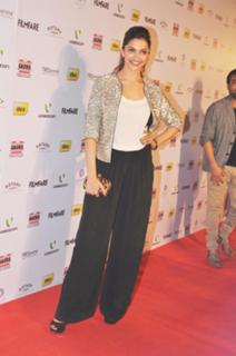 Deepika Padukone feet photo thumbnail