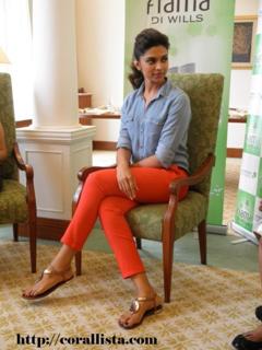 Deepika Padukone feet photo thumbnail
