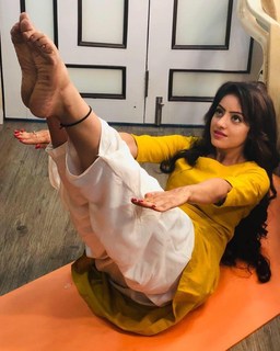 Deepika Singh feet photo 10