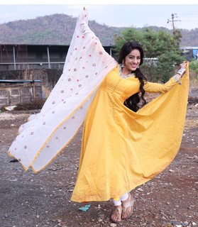 Deepika Singh feet photo 4
