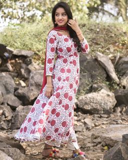 Deepika Singh feet photo 12