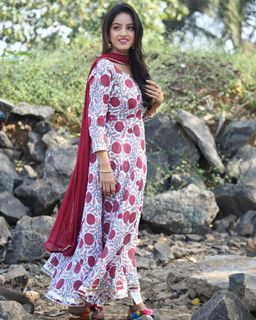 Deepika Singh feet photo 11