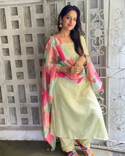 Deepika Singh feet photo 20