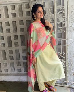 Deepika Singh feet photo 19