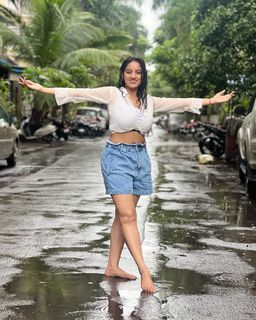 Deepika Singh feet photo 10