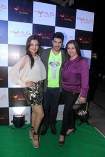Deepshikha Nagpal feet photo 10